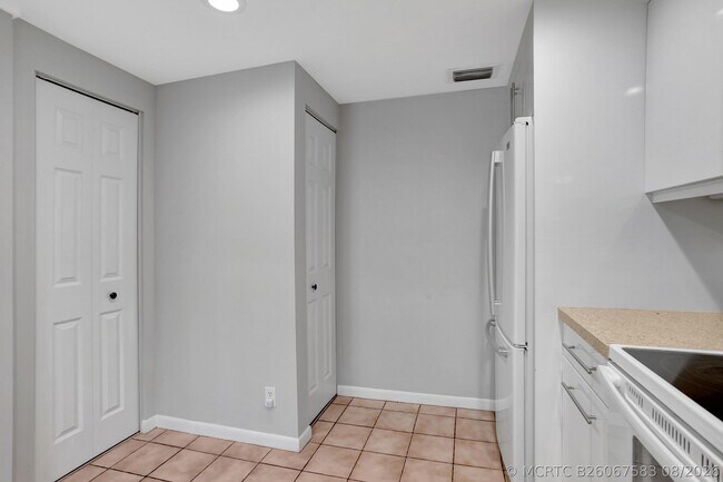 Building Photo - 22312 Whistling Pines Ln