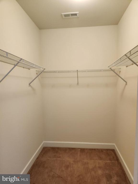 Building Photo - 20667 Golden Ridge Dr