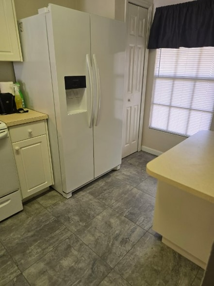 Building Photo - 1140 Luminary Cir