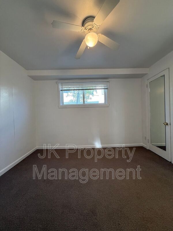 Building Photo - 1602 8th Ave N