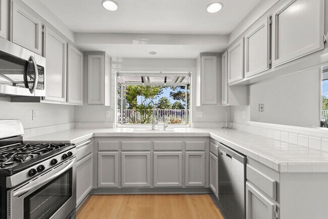 Building Photo - Updated 3 Bedroom Detached Home in Glenwoo...