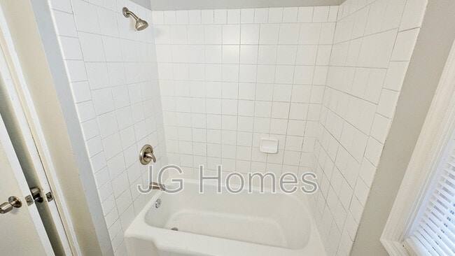 Building Photo - 2216 Bolling Ave