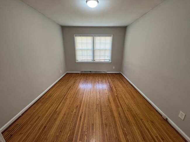 Building Photo - 3432 Washburn Ave