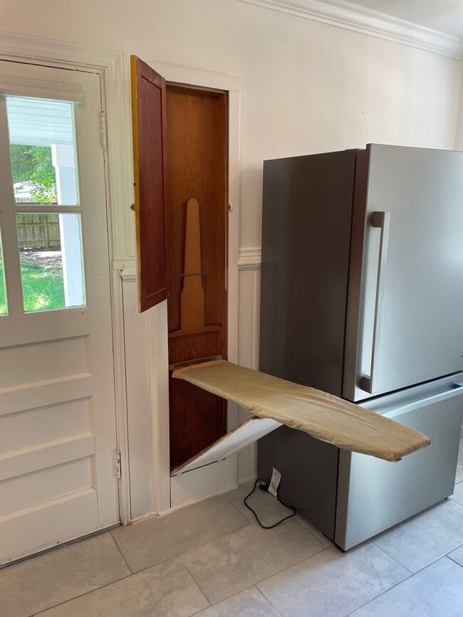 Building Photo - Updated Cute Cape - 3 bedroom, 2 bath -  4509 Fitzhugh Ave.