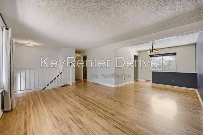 Building Photo - 6313 Pierson St