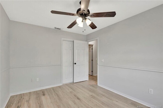 Building Photo - 252 NW Lincoln Ave