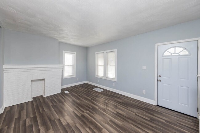 Building Photo - 482 E Jenkins Ave