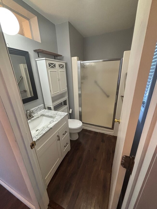 Building Photo - Indian Hills 3 Bedroom 2 full Bath 2300 Sq ft