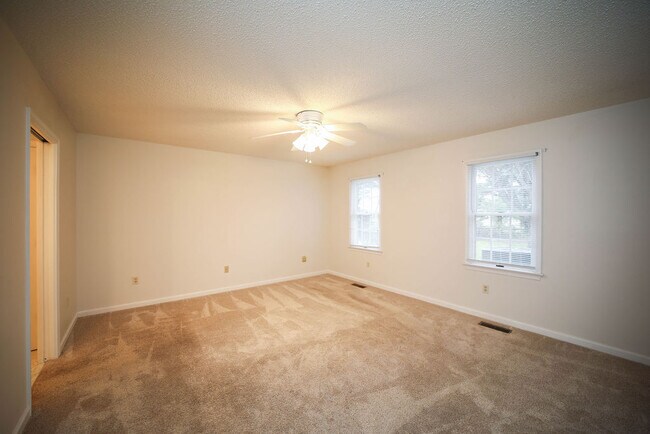 Master bedroom - 109 Pelham Dr