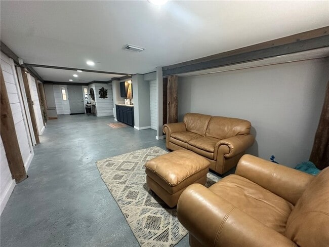 Building Photo - 810 S Sandpiper St