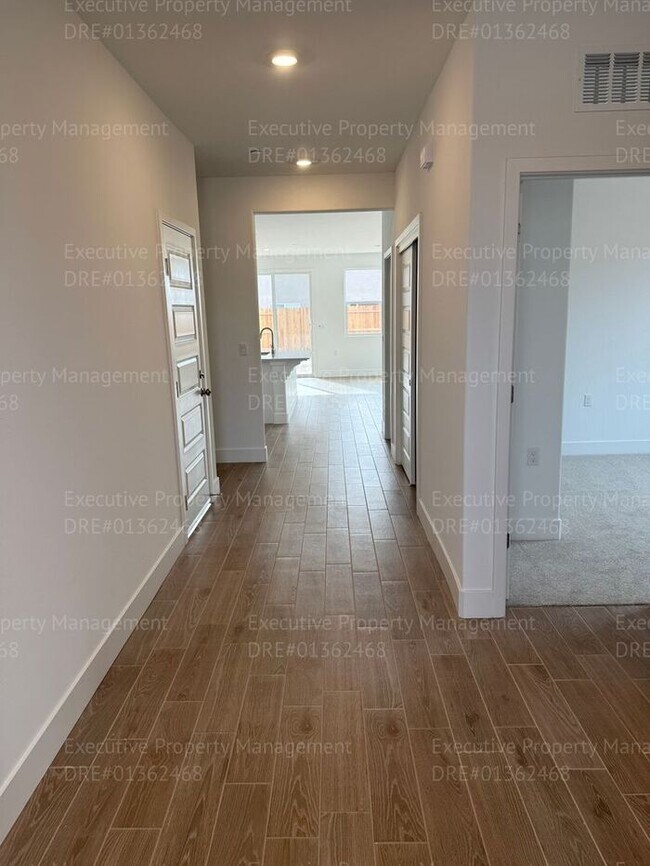 Building Photo - Newly constructed 3 bedroom/ 3 bathroom ho...