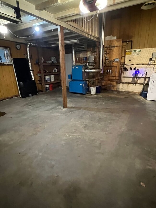 Building Photo - Duplex-Lower Unit in Aurora Subdivision-SPECIAL: $250.00 off first month's rent!