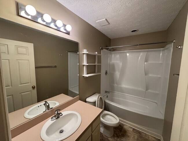 Building Photo - 1338 Virginia St