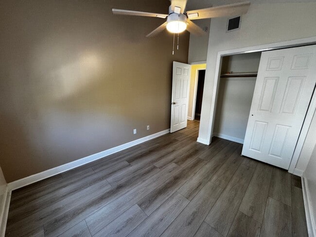 Building Photo - Key West Condo For Rent