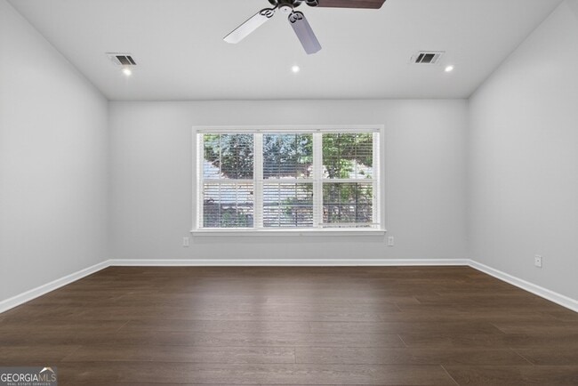 Building Photo - 28 Stonehenge Ct