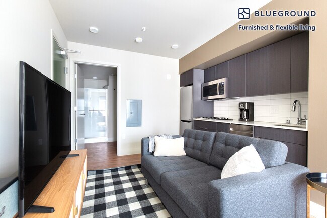 Building Photo - 408 Aurora Ave N