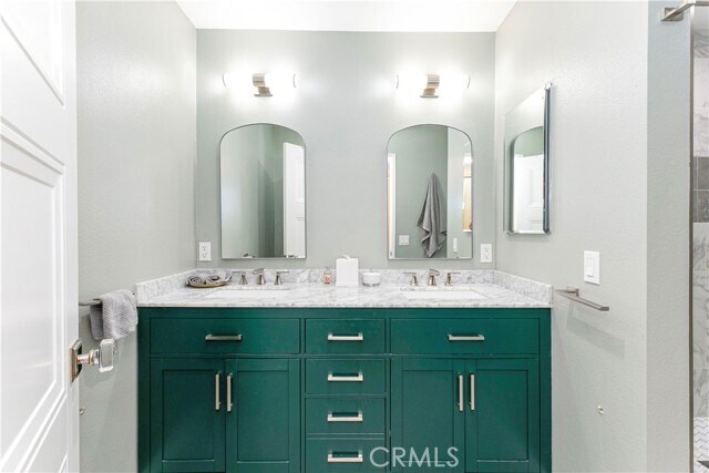 Building Photo - 1236 N Columbus Ave