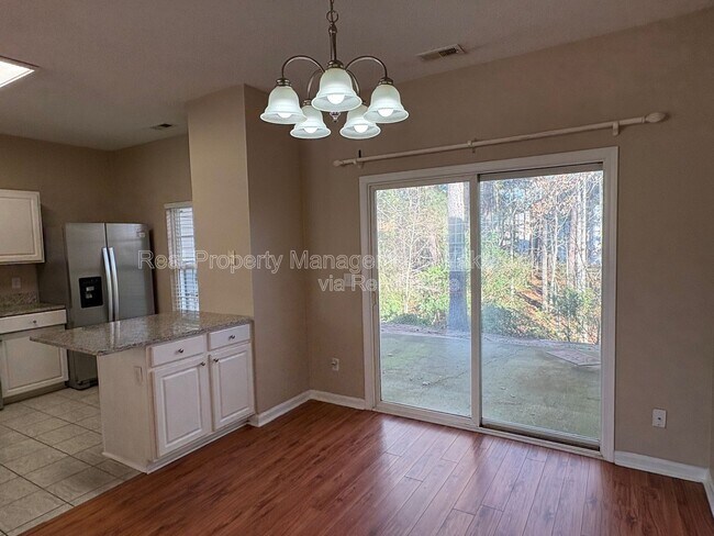 Building Photo - 504 Canyon Lake Cir