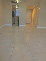 Building Photo - 10901 N Kendall Dr