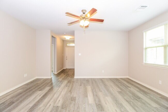 Building Photo - 2157 Barx Dr