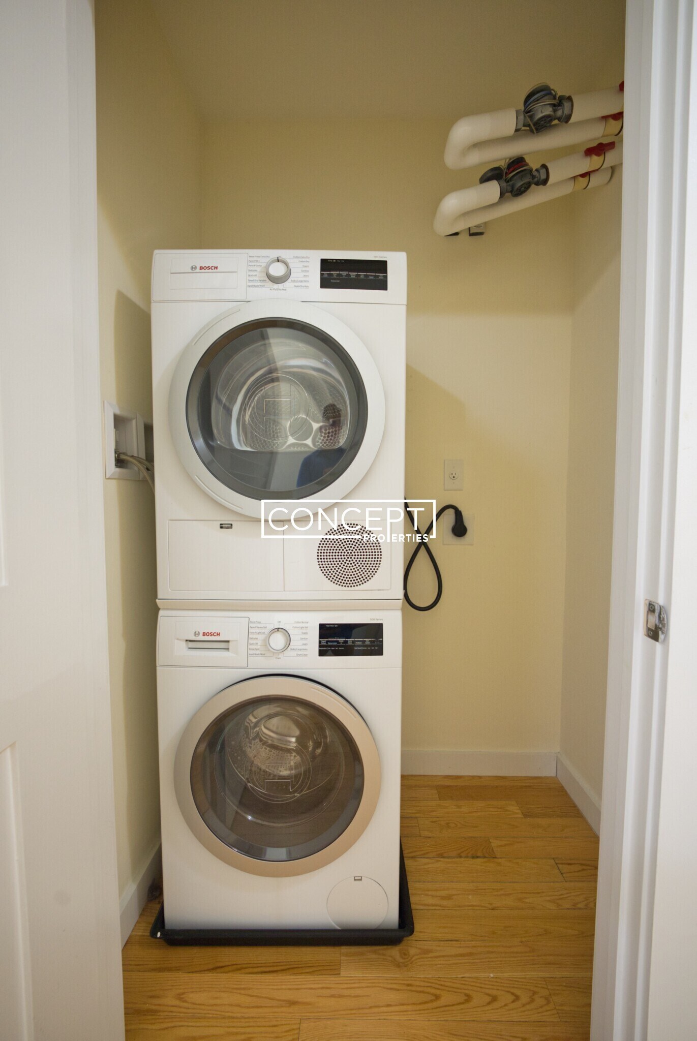 Building Photo - 5 Manor St