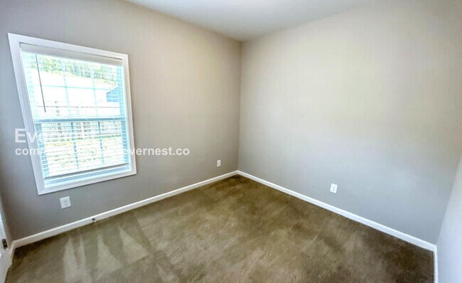 Building Photo - 1028 Echo Rdg Rd