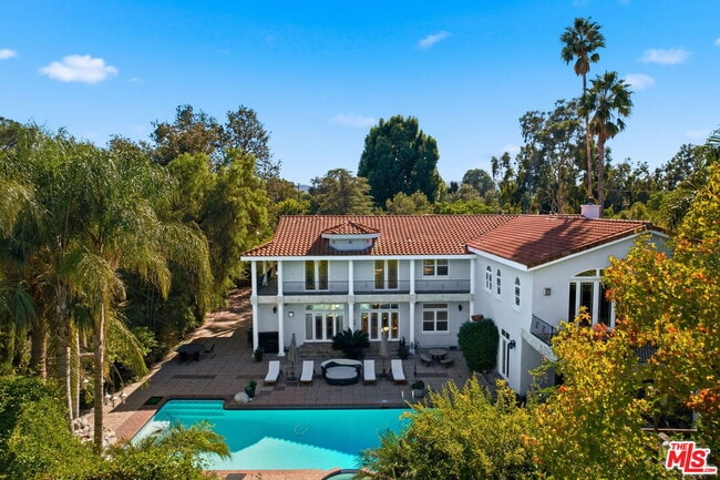 Building Photo - 23135 Dolorosa St