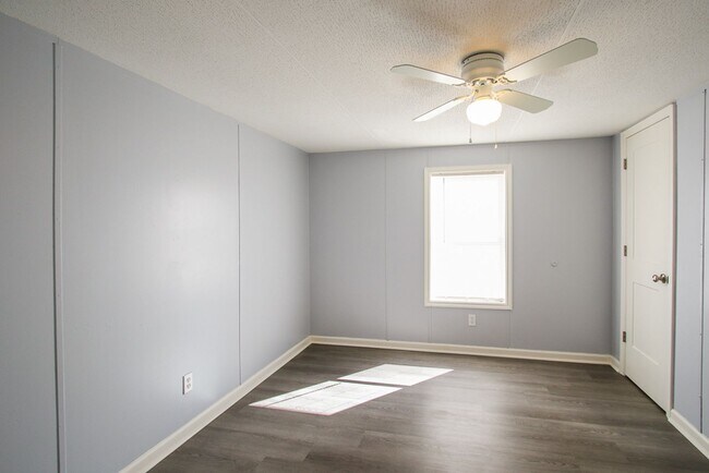 Building Photo - 351 Green Oaks Ct