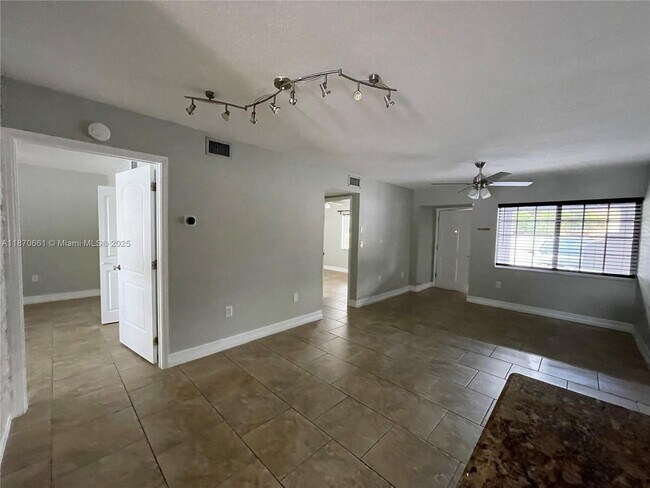 Building Photo - 6910 NW 173rd Dr
