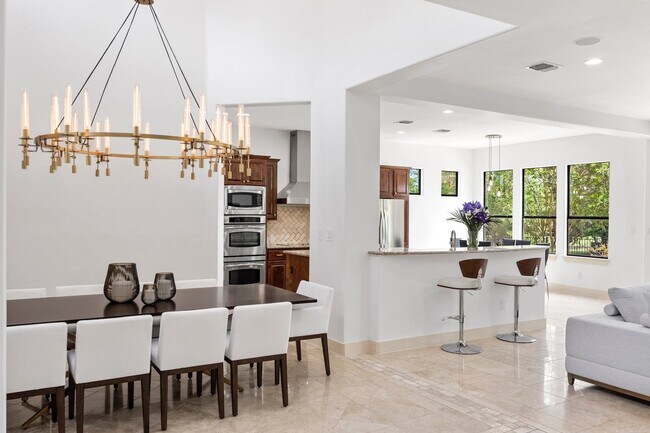 Building Photo - 206 Lido St