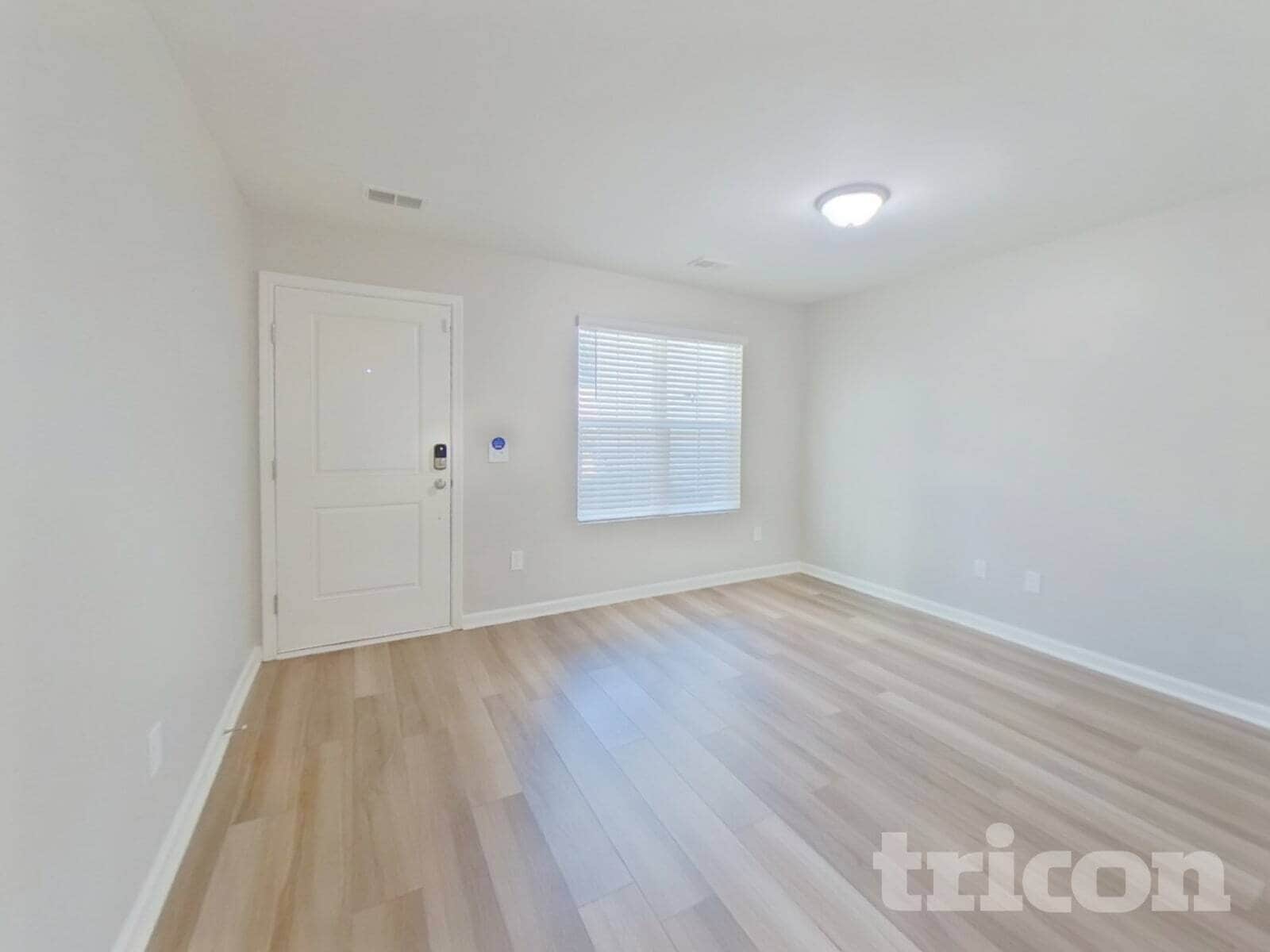 Building Photo - 35 Chalet Ct