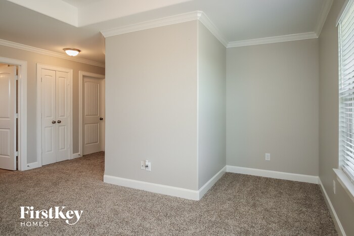 Building Photo - 320 Country Crossing Cir
