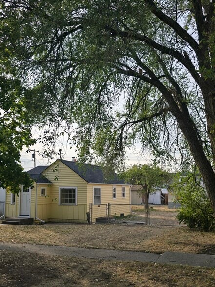 Primary Photo - 815 Marshall St