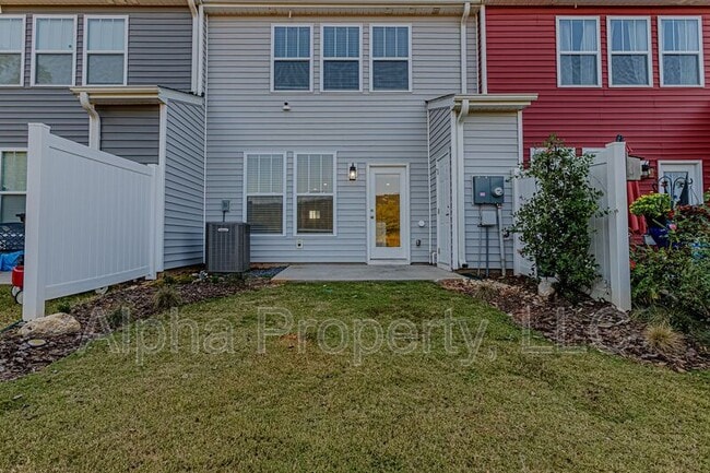Building Photo - 32 Mardale Ln