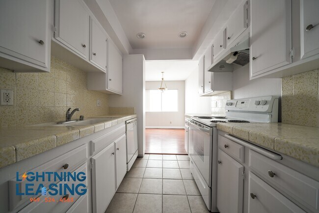 Building Photo - 813 S Shenandoah St