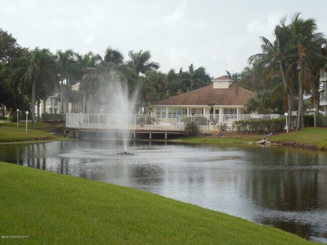Building Photo - 1951 Island Club Dr