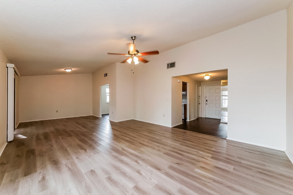 Building Photo - 6205 37th Ave W