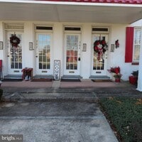 Building Photo - 304 S Coldbrook Ave