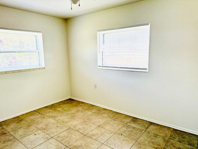 Building Photo - 14205 Allison Dr