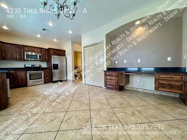 Building Photo - 4230 Tres Ninos Dr