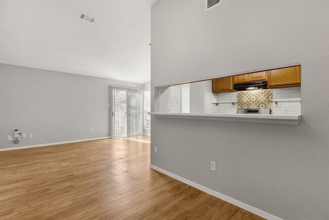 Building Photo - 413 Country Aire Dr