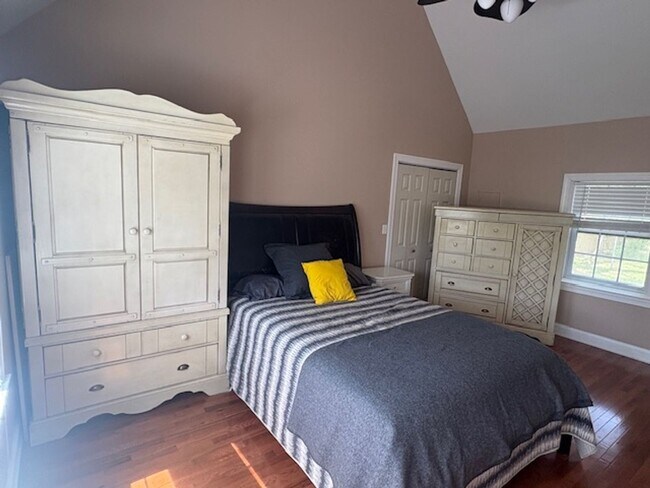 Building Photo - 5BR/2.5 Bath in Prime 12 South | Park-Facing | Two Sunrooms | Walkable Luxury Living