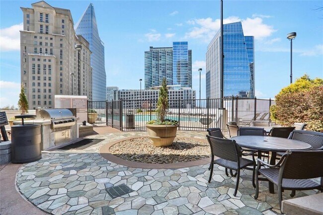 Building Photo - 3324 Peachtree Rd NE