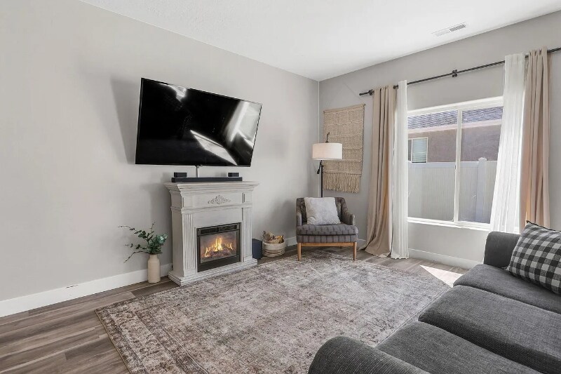 Building Photo - 1540 S 1450 W