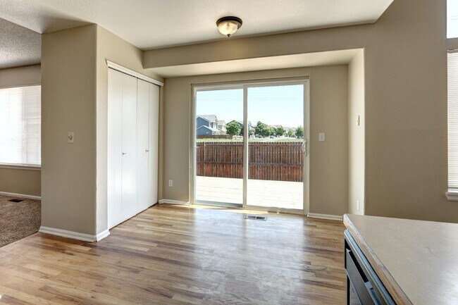 Building Photo - Castle Rock Founders Village Single Family 4BD/3BTH/3-Car (~2100 FSF)