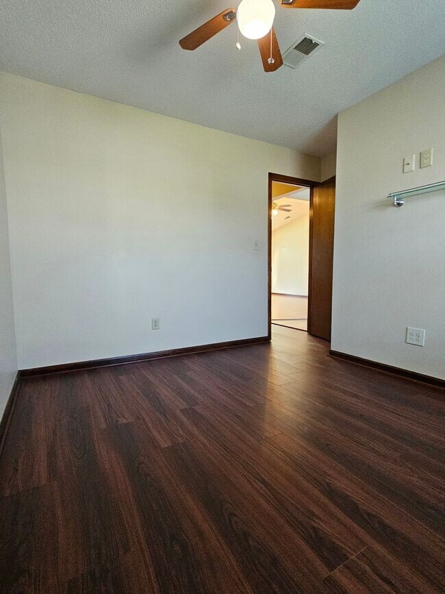 Building Photo - 508 Independence Ct