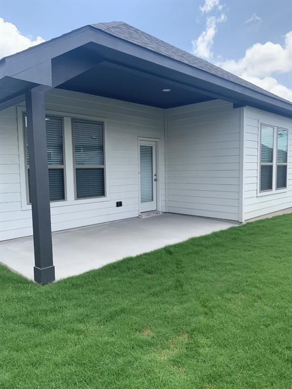Building Photo - 221 Rosebush Dr