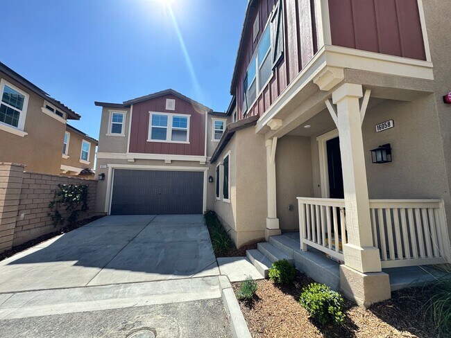 Building Photo - For Lease | Spacious 4-Bed + Den & Loft | ...