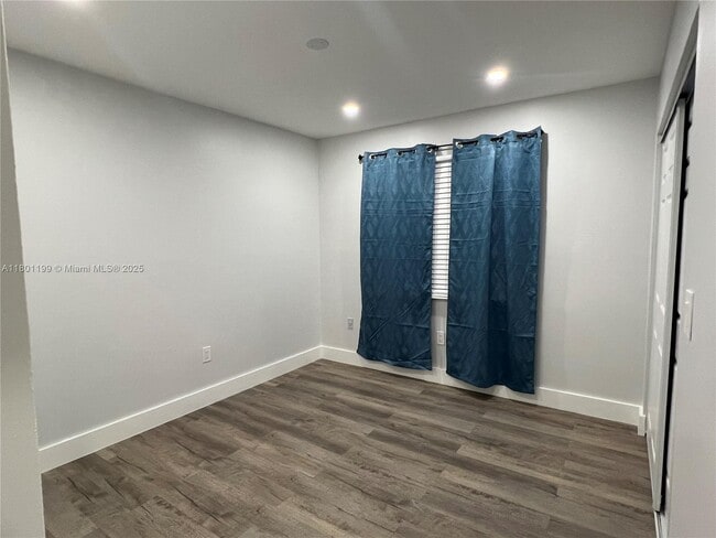 Building Photo - 3815 SW 89th Ave