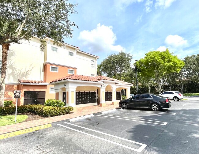 Building Photo - 9833 Baywinds Blvd